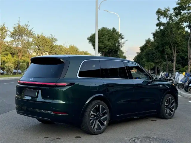 Li Auto L9 — Фото автомобиля 23