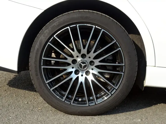 Mercedes-Benz C-Class — Фото автомобиля 6