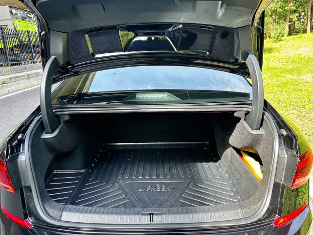 Volkswagen Passat — Фото автомобиля 12