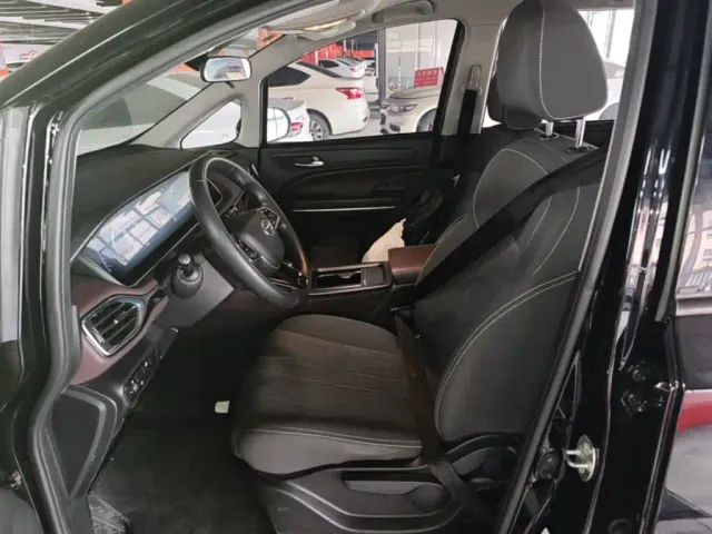 GAC Trumpchi M6 — Фото автомобиля 14