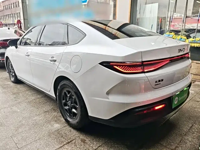 BYD Seal 05 DM-i — Фото автомобиля 4