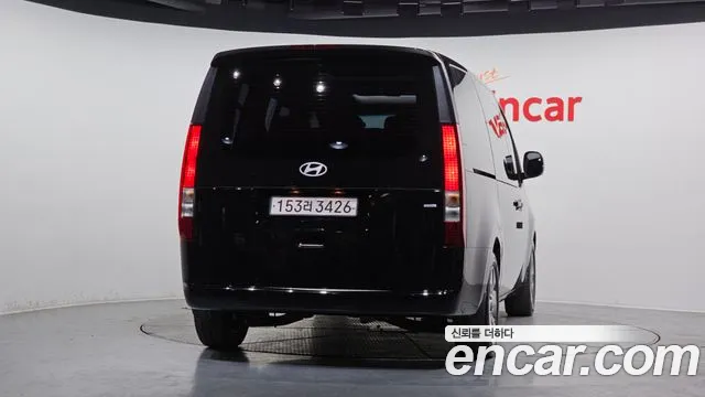 Hyundai Staria Staria 4WD Tourer 9 мест — Фото автомобиля 4
