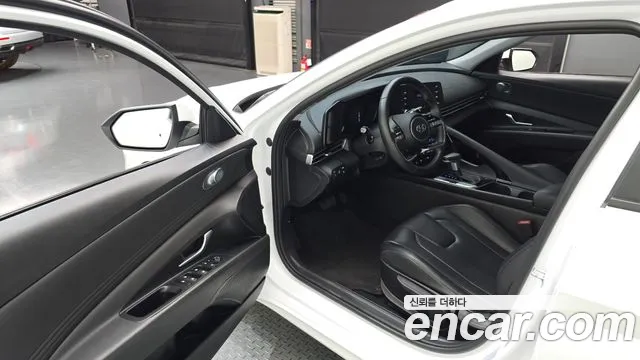 Hyundai Avante CN7 — Фото автомобиля 10