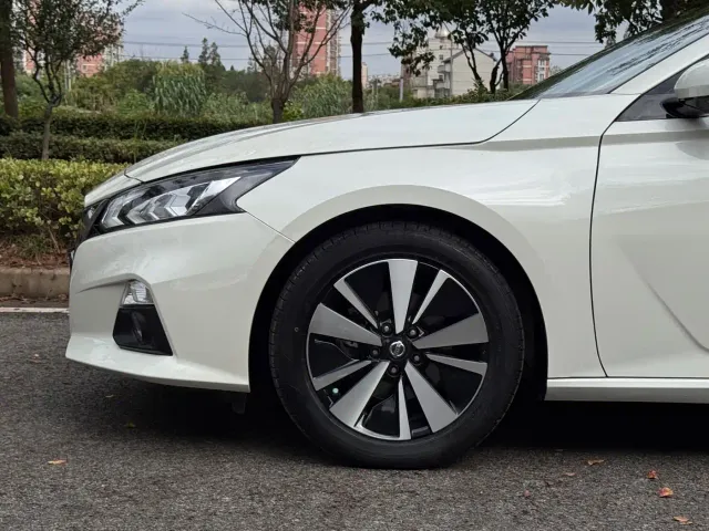 Nissan Teana — Фото автомобиля 3