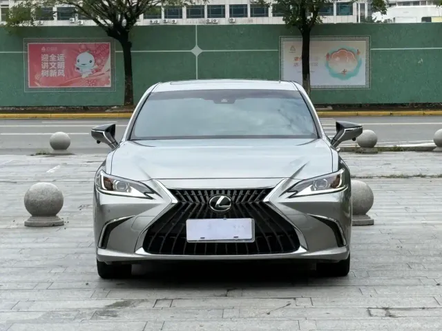 Lexus ES — Фото автомобиля 17