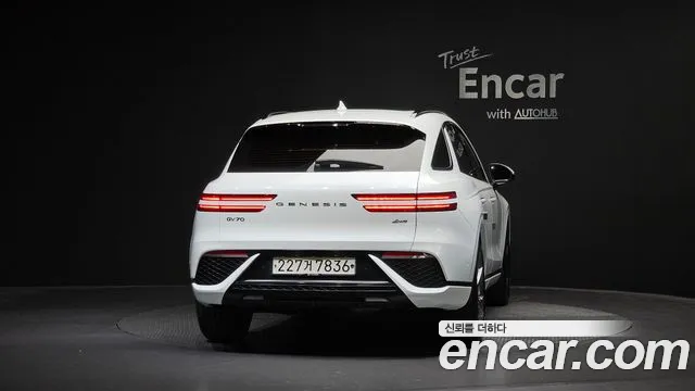 Genesis GV70 — Фото автомобиля 4
