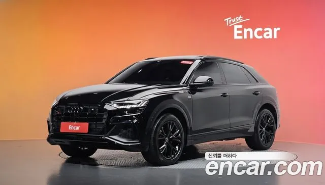 Фотография автомобиля — Audi Q8 4M