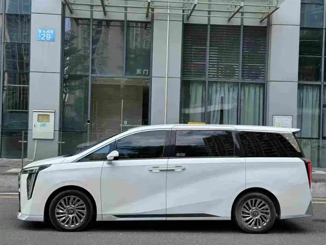 GAC Trumpchi M8 — Фото автомобиля 2