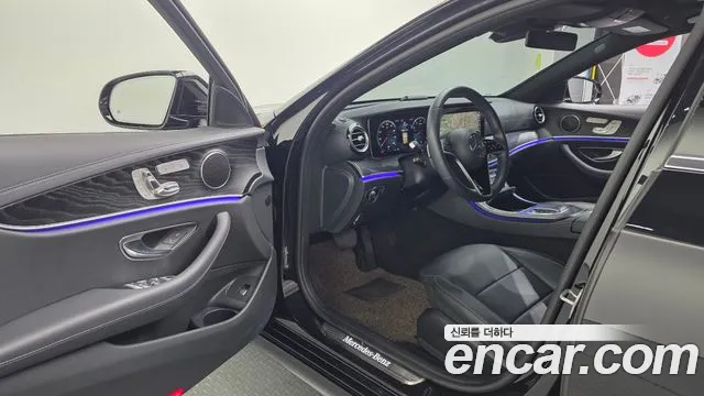 Mercedes-Benz E-Class — Фото автомобиля 10