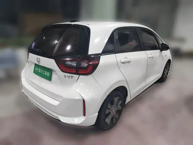 Honda Fit — Фото автомобиля 4