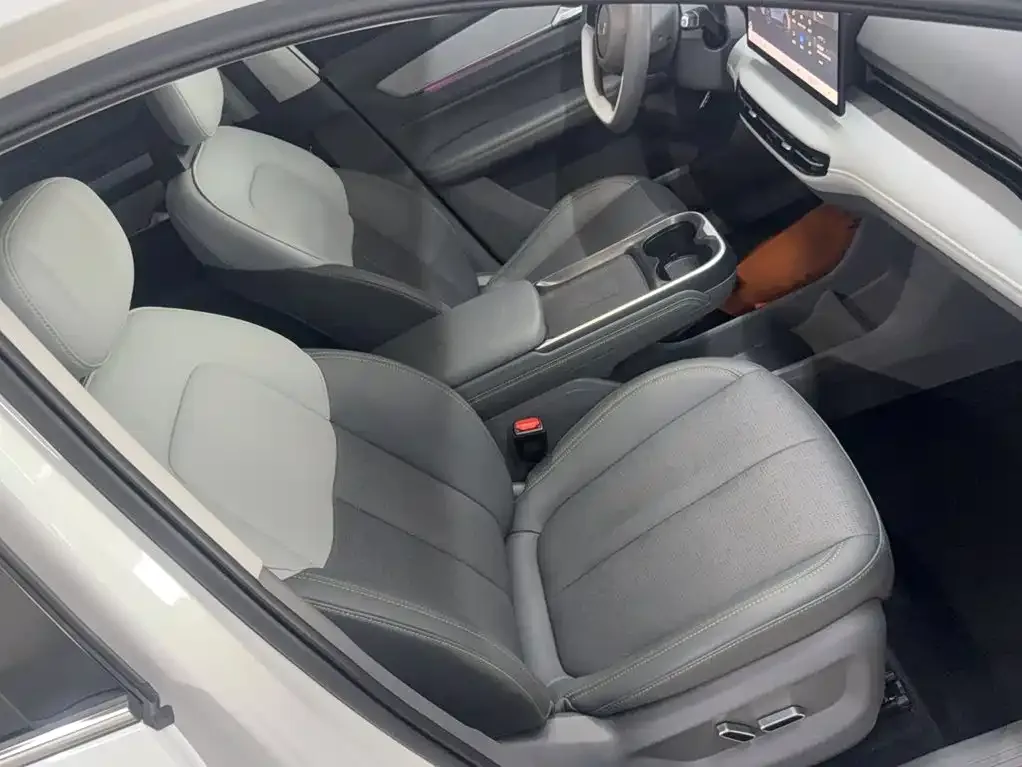 Besturn Yueyi 03 2025 Model 565km Comfort Edition — Фото автомобиля 8