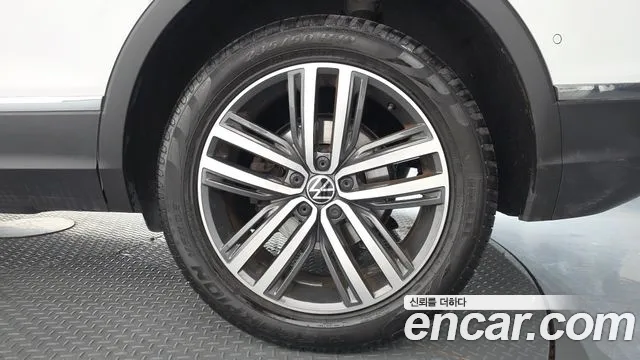 Volkswagen Tiguan Tiguan 2 поколение 2.0 TDI 4Motion Prestige — Фото автомобиля 21