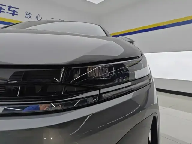 Volkswagen Sagitar — Фото автомобиля 5