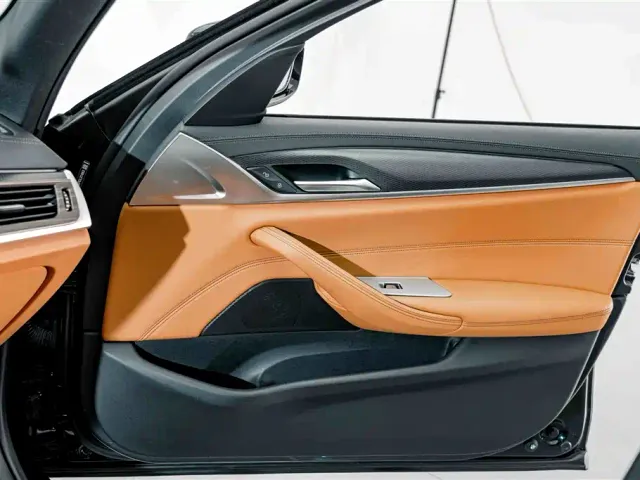 BMW 5 Series — Фото автомобиля 13