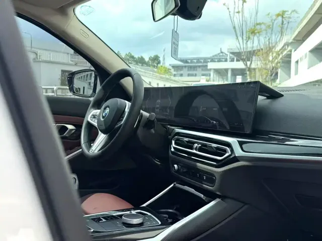BMW 3 Series — Фото автомобиля 8