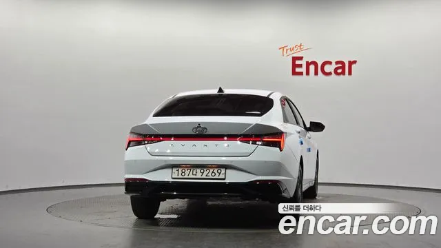 Hyundai AVANTE Avante (CN7) — Фото автомобиля 3