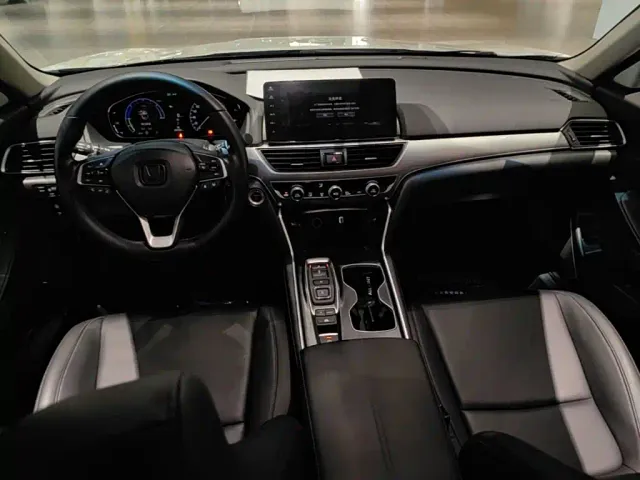 Honda Accord — Фото автомобиля 9
