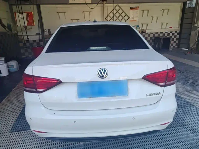 Volkswagen Lavida — Фото автомобиля 5