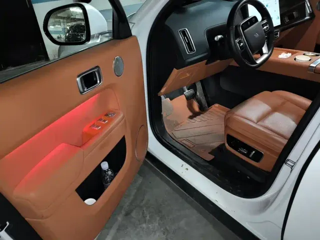 Li Auto L7 — Фото автомобиля 17