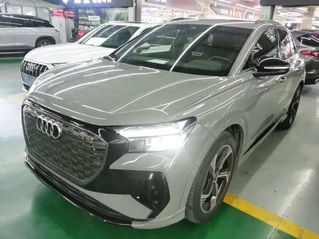 Фотография автомобиля — Audi Q4 e-tron