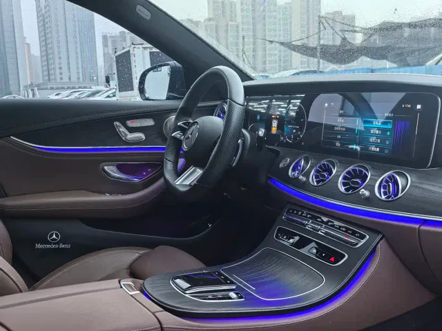 Mercedes-Benz E-Class — Фото автомобиля 9