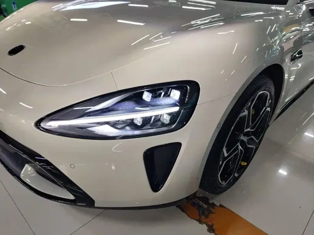 Xiaomi SU7 — Фото автомобиля 23
