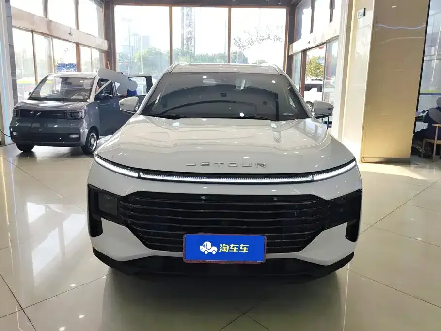 Jetour Jetour X70 PLUS 2025 1.5T Luxury Edition 5-Seater — Фото автомобиля 2