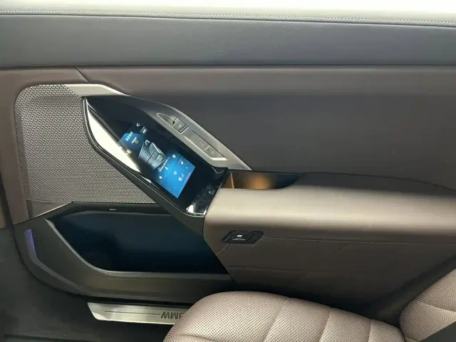 BMW 7 Series — Фото автомобиля 28