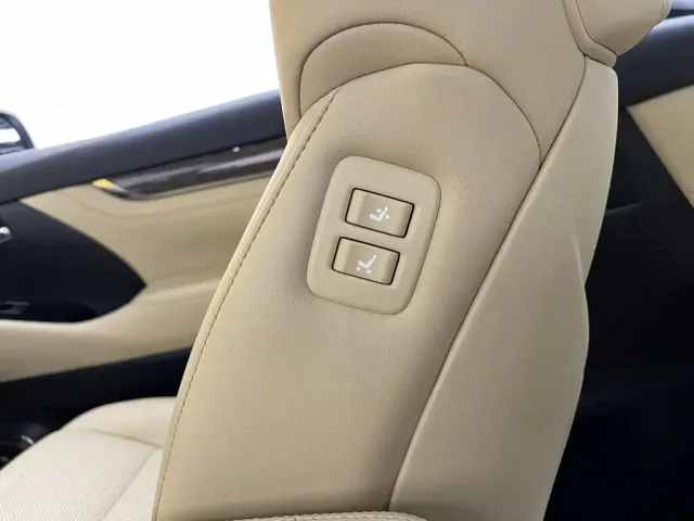 Toyota Alphard — Фото автомобиля 30
