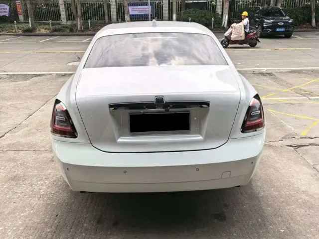Rolls-Royce Ghost — Фото автомобиля 3