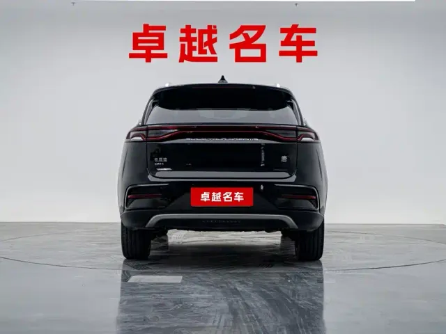 BYD Tang — Фото автомобиля 2