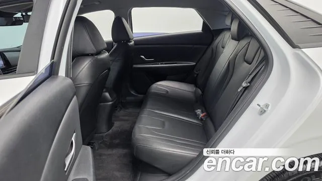 Hyundai Avante CN7 — Фото автомобиля 11