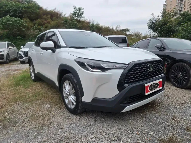 Toyota Corolla Cross — Фото автомобиля 3