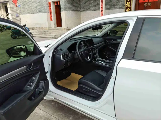 Honda Accord — Фото автомобиля 4
