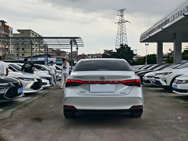 Toyota Avalon — Фото автомобиля 5