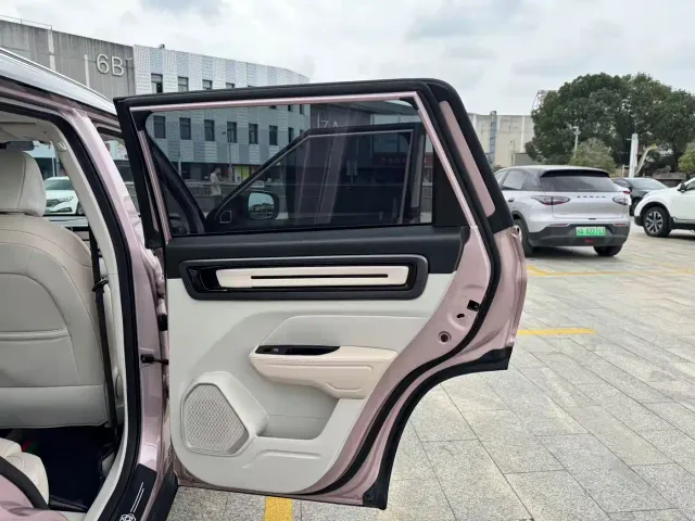 Geely ICON — Фото автомобиля 20