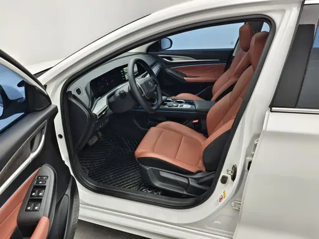 Changan Eado — Фото автомобиля 7