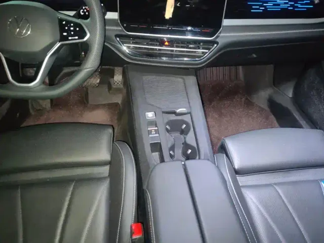 Volkswagen Passat — Фото автомобиля 16