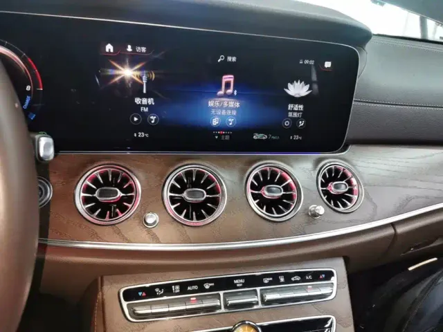 Mercedes-Benz E-Class — Фото автомобиля 12