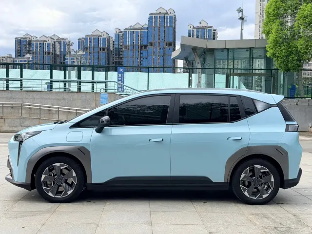 GAC Aion Y — Фото автомобиля 2