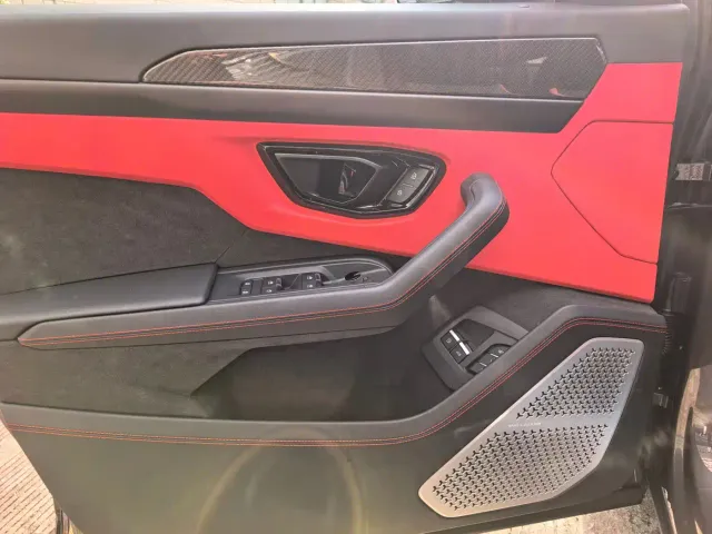 Lamborghini Urus — Фото автомобиля 4