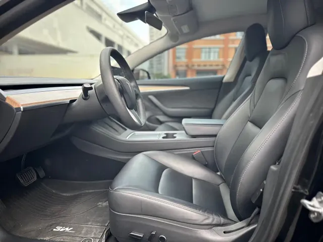Tesla Model 3 — Фото автомобиля 7
