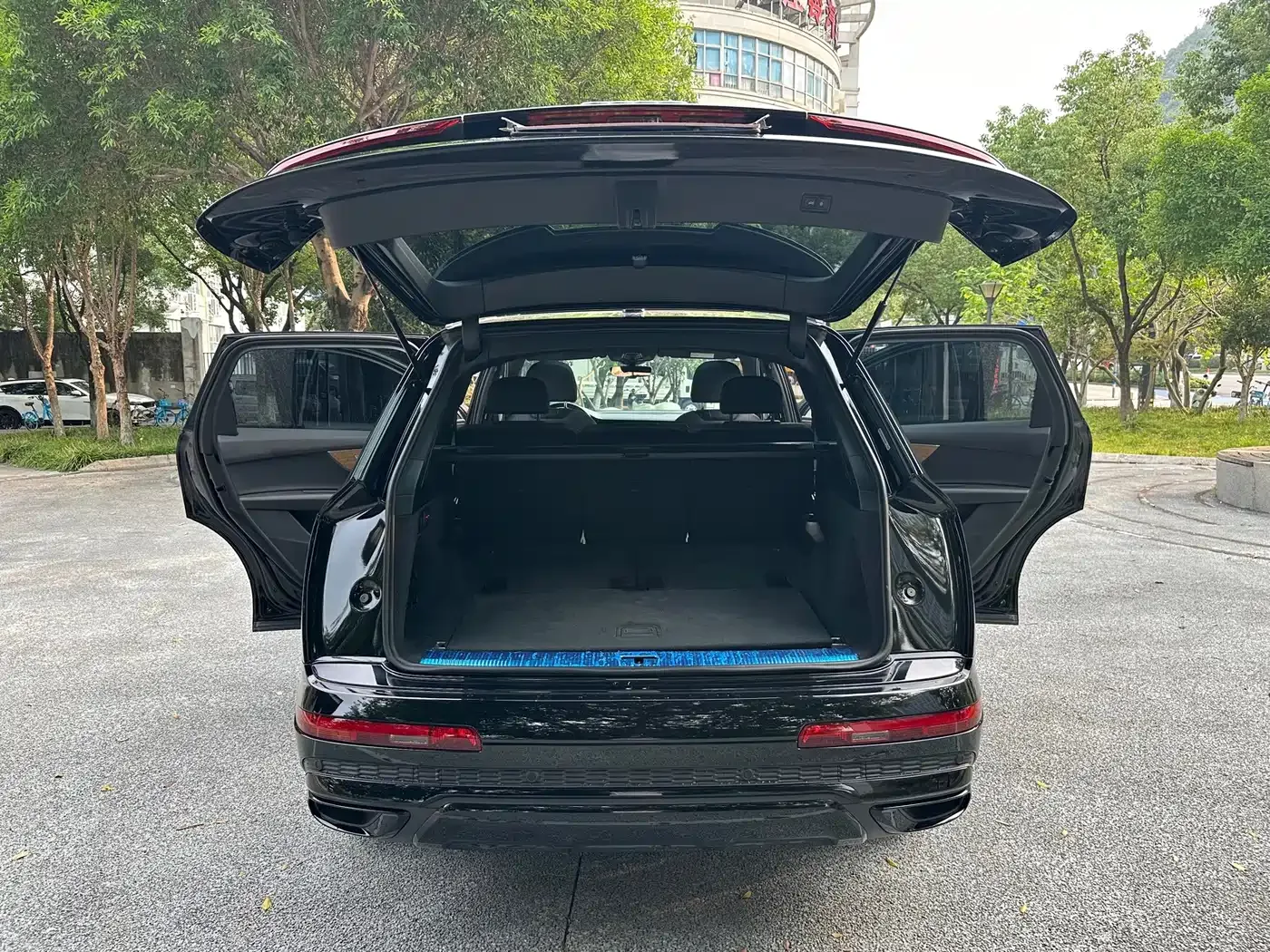 Audi Audi Q7 2022 55 TFSI quattro S line Premium — Фото автомобиля 11