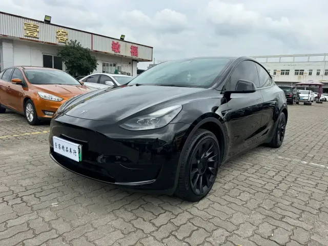 Фотография автомобиля — Tesla Model Y