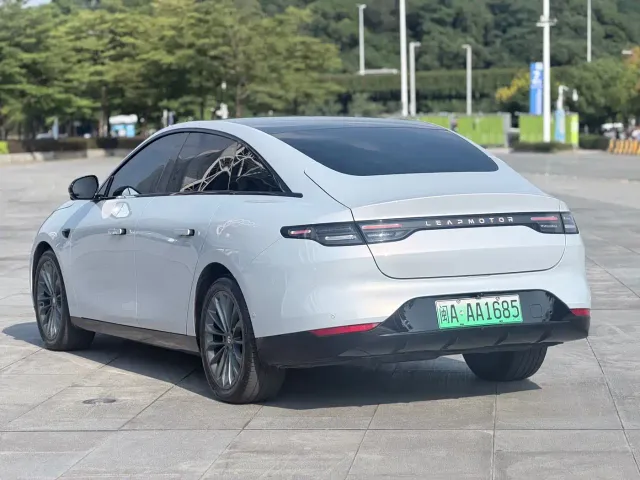 Leapmotor C01 — Фото автомобиля 9