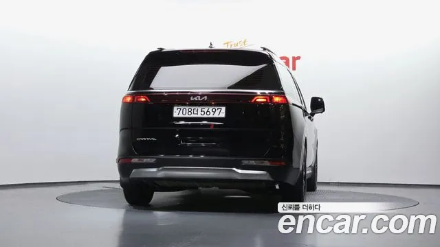 Kia Canival — Фото автомобиля 3