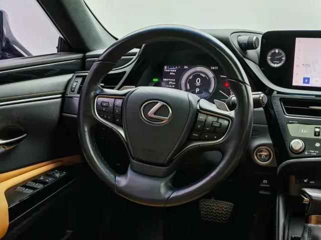 Lexus ES — Фото автомобиля 12