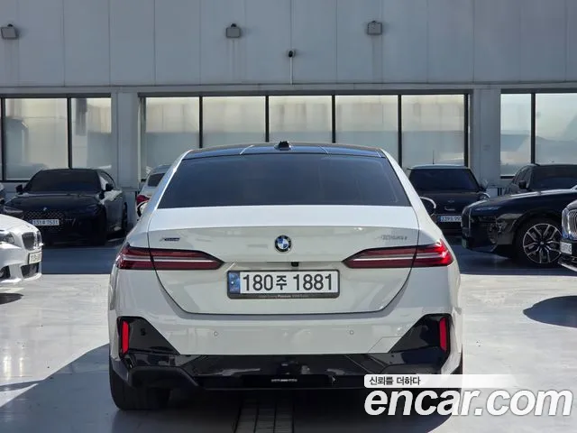 BMW 5 Series G60 — Фото автомобиля 4