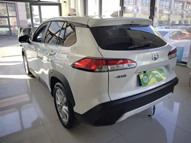Toyota Corolla Cross — Фото автомобиля 4