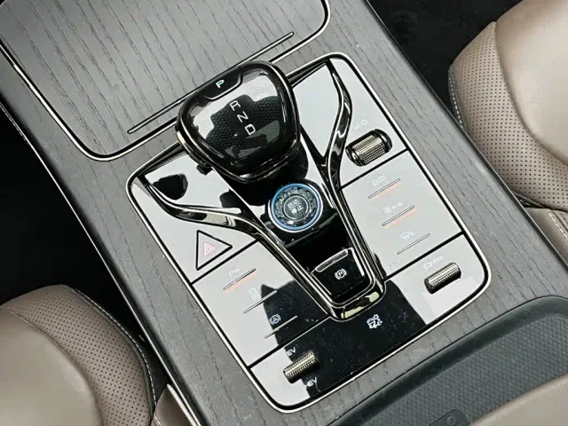 BYD Han 2022 DM-i 121KM Premium Edition — Фото автомобиля 25